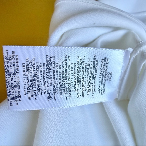 BCBGMaxAzria Chic White V-Neck Sleeveless Tunic High Low Side Slit Top size M - Picture 12 of 13